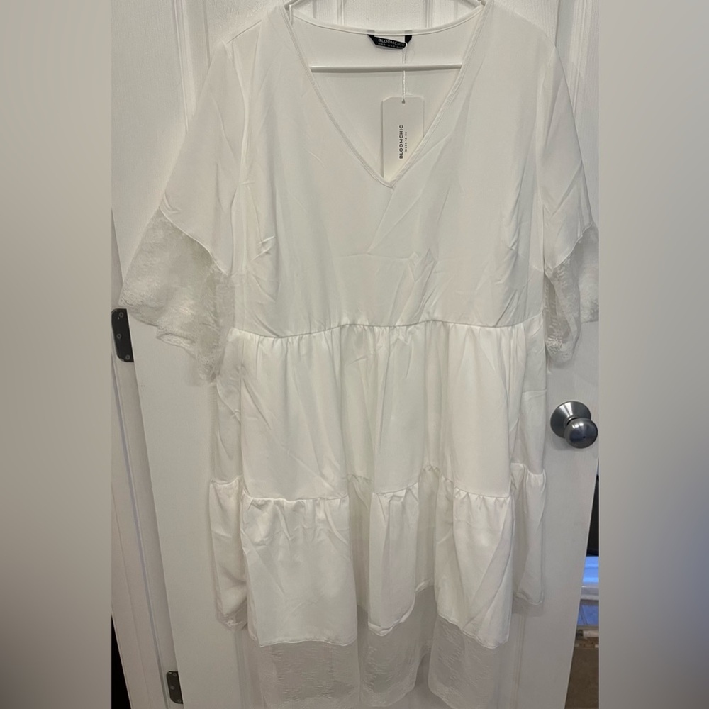 Dress, White w/Lace & Pockets, Women’s Size 14/16 NWT
